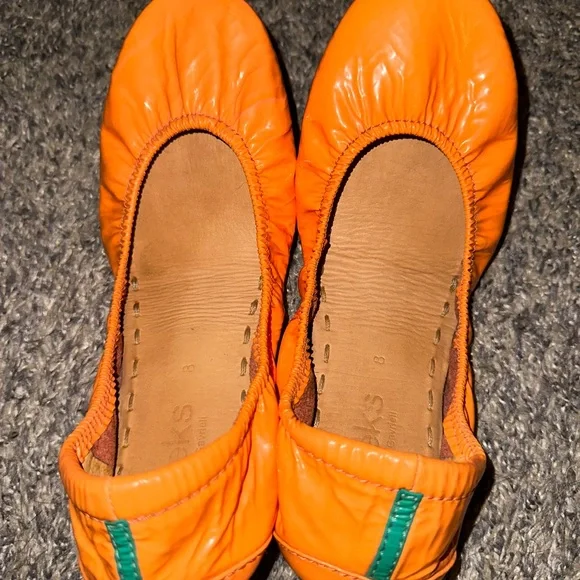 Tieks by Gavrieli Orange Patent Size 8 - Picture 3 of 3